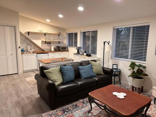 Bainbridge Island Apartment | Private Bainbridge Studio - Walk to Ferry & Beach