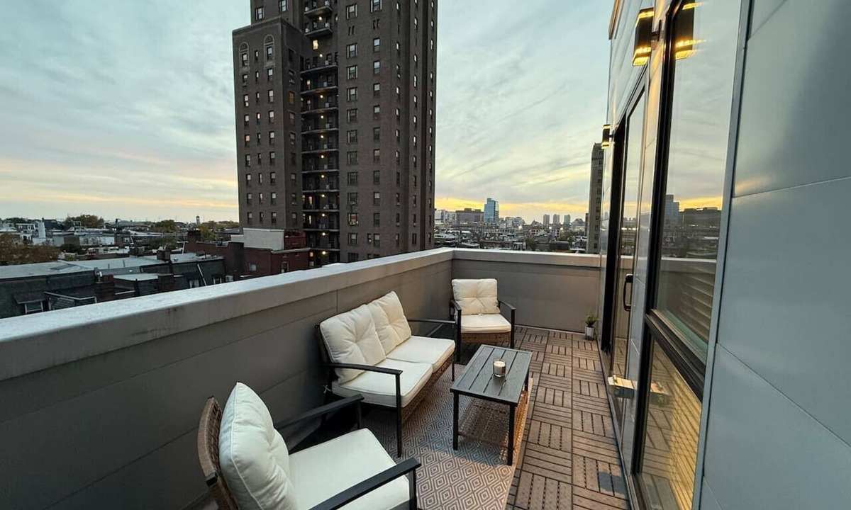 Center City West Apartment | Private Balcony | Gorgeous Center City Bilevel Apt
