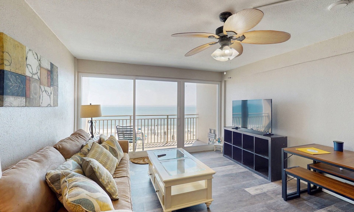 Rogers Seabreeze Condo | Private Balcony, Oceanfront Pool, Walk to Boardwalk & Pier