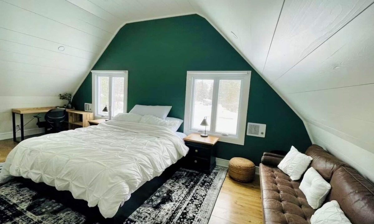Seguin House | Private Barn Loft w/King Bed | Cozy Forest Escape