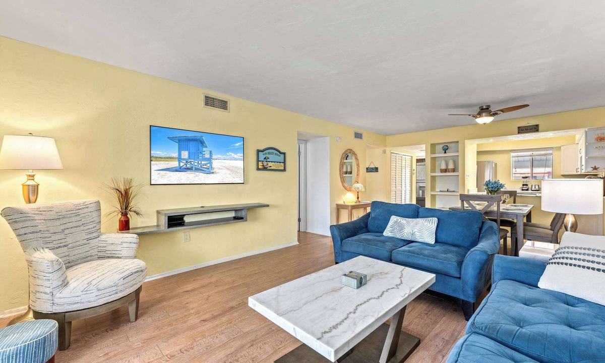 Bradenton Beach Condo | Private Beach Access Largest Pool Pickleball