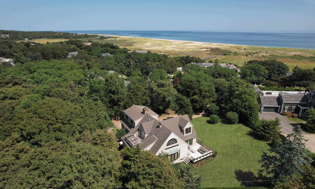 East Orleans House | Private Beach and Roof Top Deck!