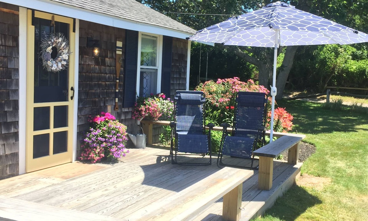 Barnstable House | Private Beach - Beachside Cottage on Barnstable Harbor