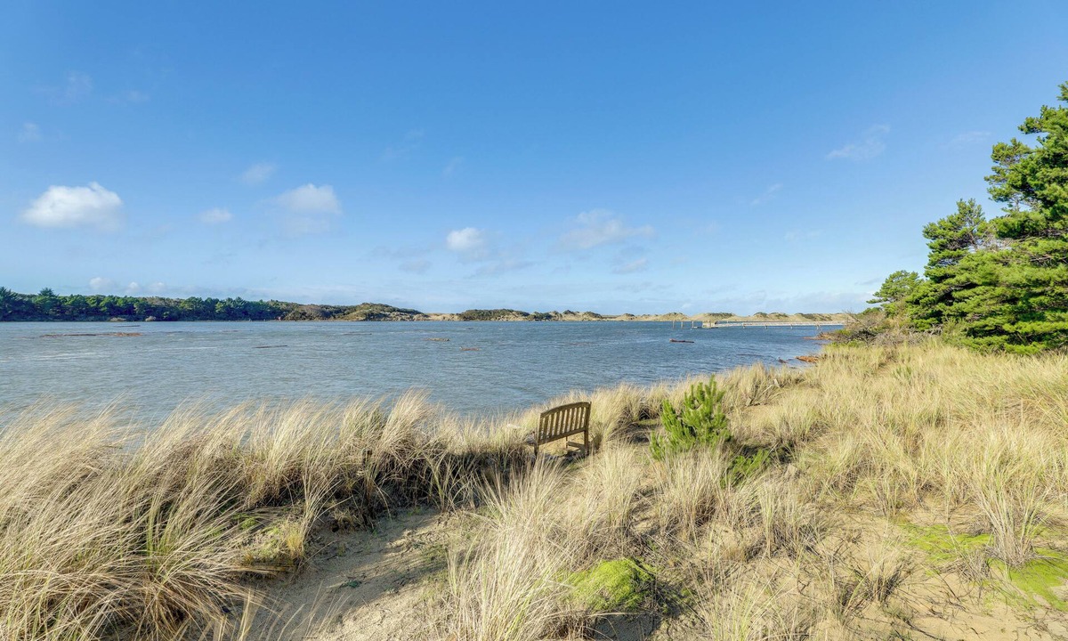 Florence House | Private Beach, Deck & Grill! Siuslaw River Getaway