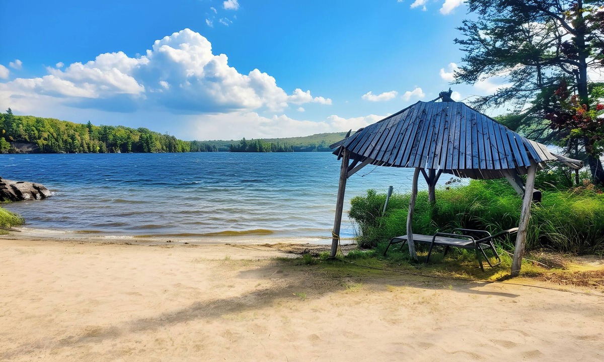 Machar House | Private Beach Lake Cottage!