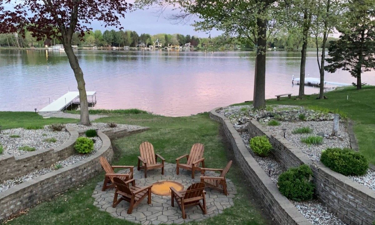 Nekoosa House | Private beach/Lakefront Getaway on Lake Camelot
