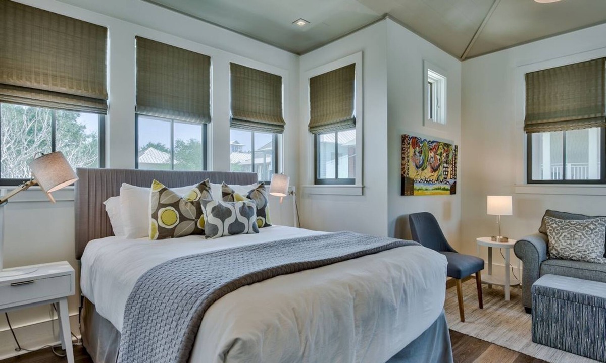 Rosemary Beach Cottage | PRIVATE BEACH/POOL ACCESS-Cozy Getaway Retreat For Two with Two Bikes