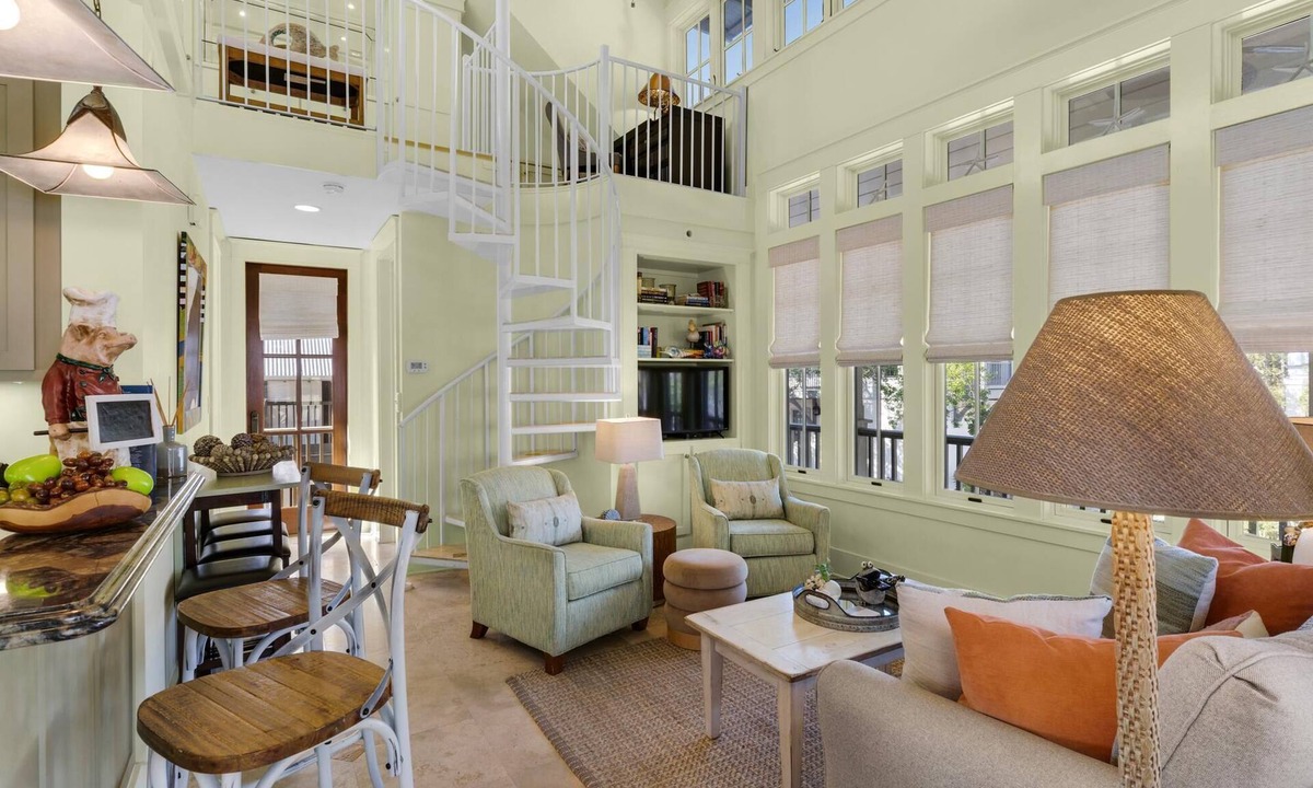 Rosemary Beach Cottage | PRIVATE BEACH/POOL ACCESS-Whimsical Getaway-Newly Refurbished-2 Bikes