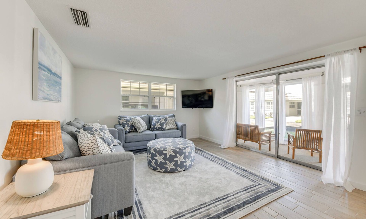 Siesta Key Villa | Private Beach Retreat on Siesta Key! Bright Villa