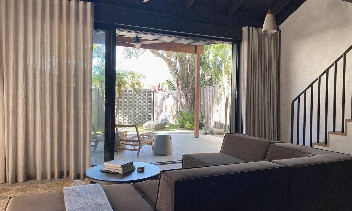 Suffolk Park Apartment | Private Beachside Luxe - Loft Studio Byron Bay with King Bed