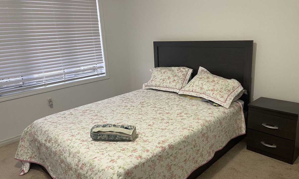Oshawa House | Private Bedroom in Oshawa