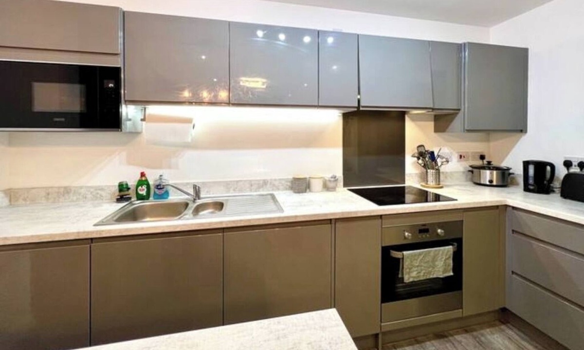 North West Apartment | Private Bedroom - Modern Flat - West End Glasgow