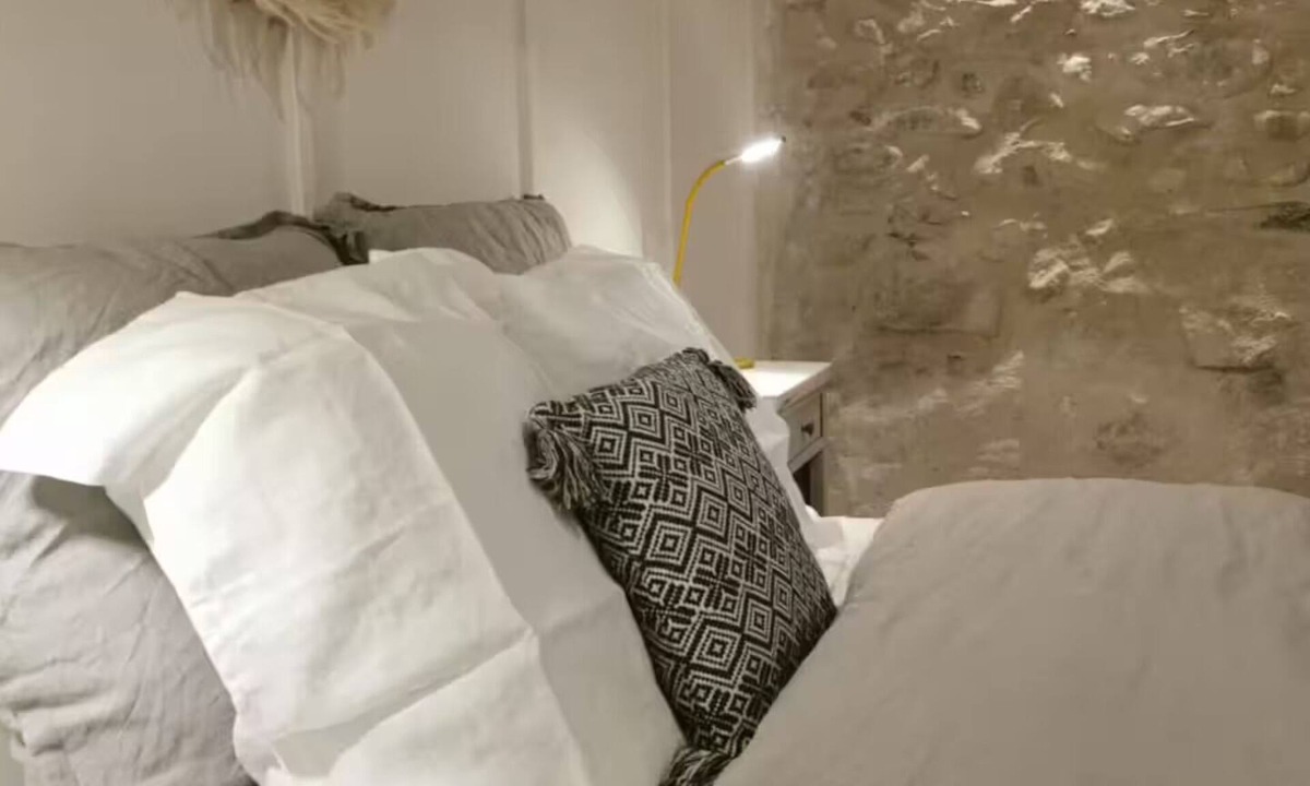 Sainte-Marie-de-Campan Apartment | Private bedroom, private ensuite with kitchenette