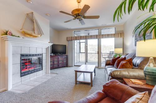Osage Beach House | Private Boat Slip: Family-Friendly Lazy Days Condo