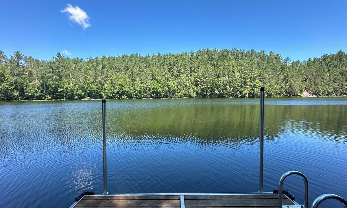 Lac-du-Cerf House | Private lake chalet