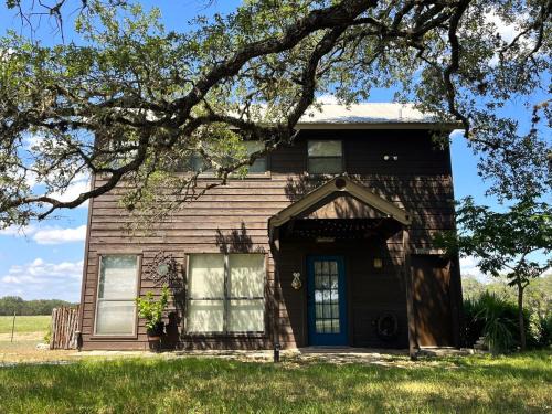 Bandera House | Private cabin on 100 scenic acres with balcony views