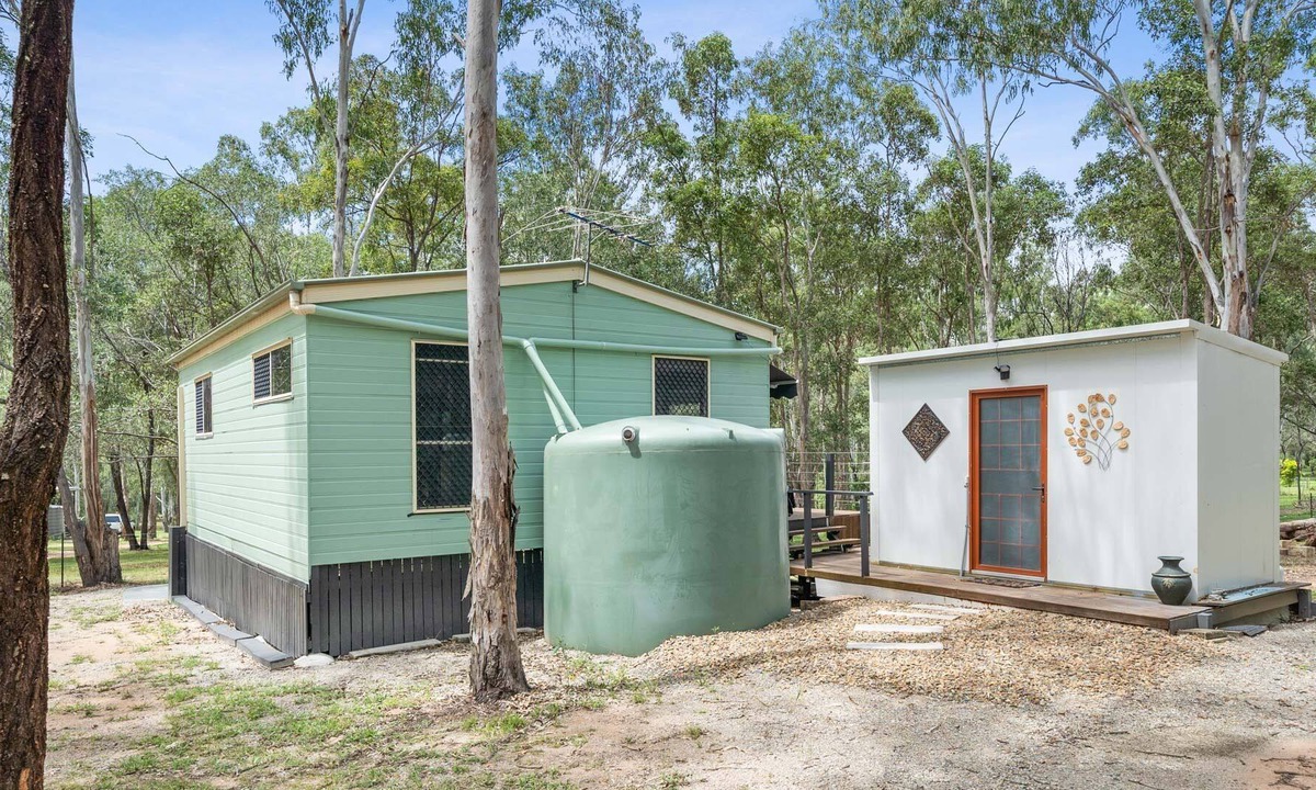 South Maclean Cabin | Private Cabin on Acreage
