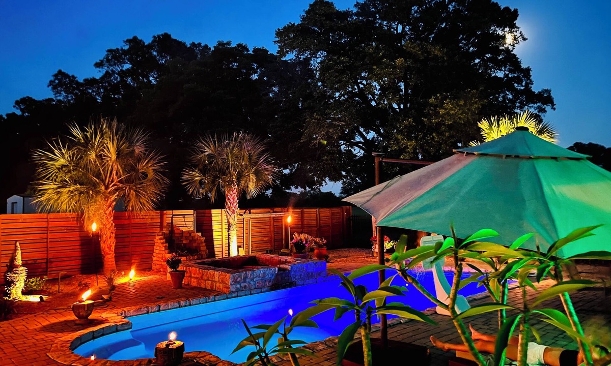 Lottie Cabin | Private Cabin Retreat with Lux Pool, Spa 4 acres Lush Landscape