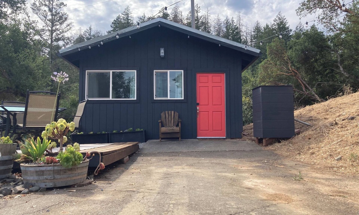 Geyserville Cabin | Private Cabin with Views on 16 Acre Estate