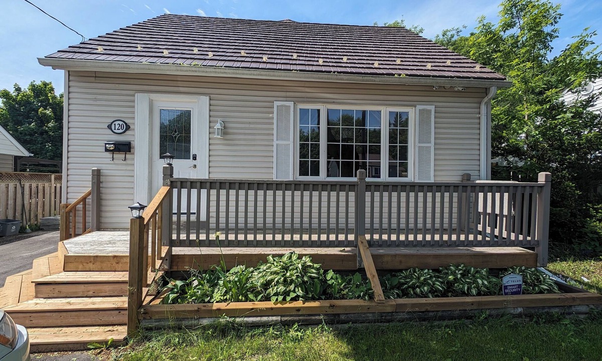 Barrie House | PRIVATE CASTLE in barrie Ontario canada THE second home 3 bedroom