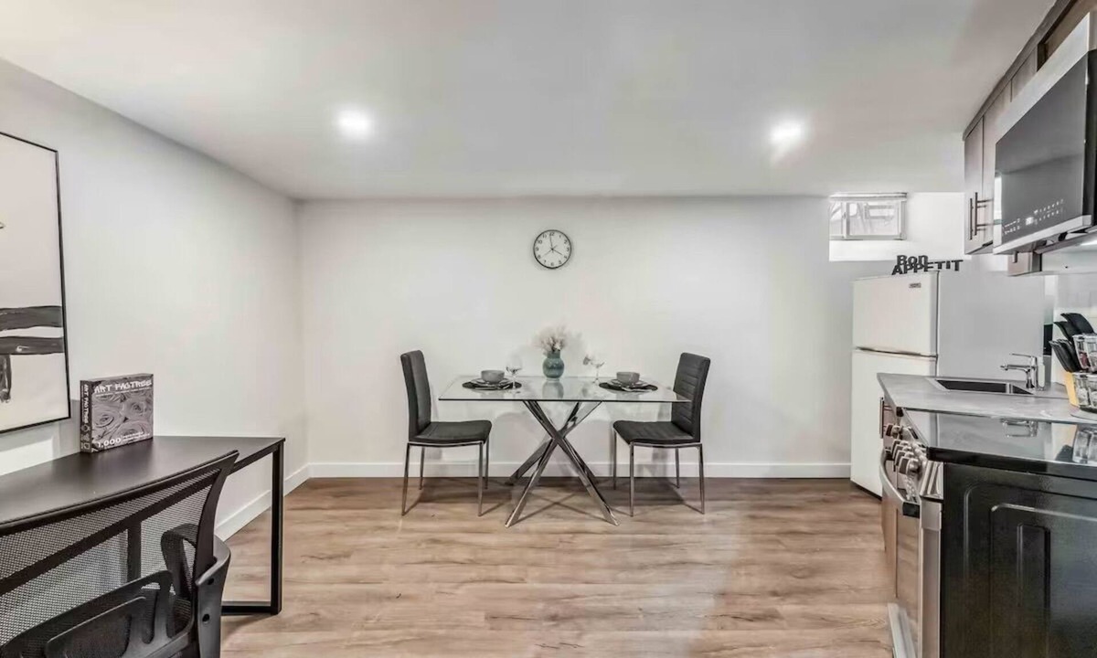 Golden Triangle Apartment | Private Centretown 1BD Suite | 5MINS to Parliament