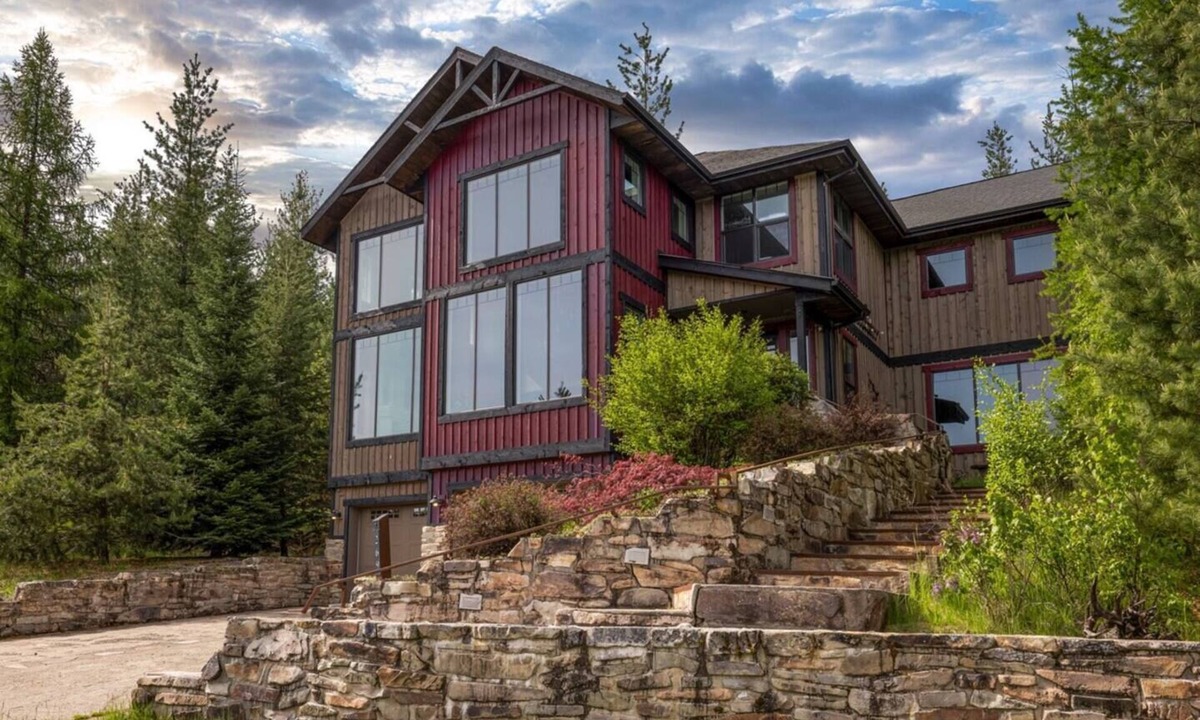 Shoshone County Ski Chalet | Private chalet on golf course 5 min to Silver mntn