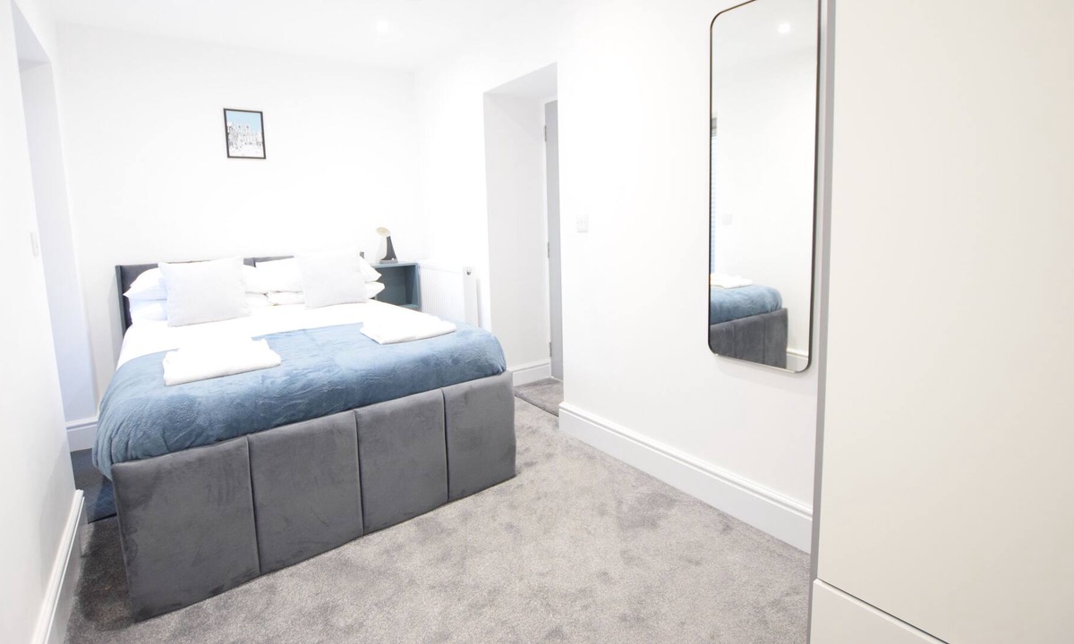Lincoln Apartment | Private City Centre Apartment- parking