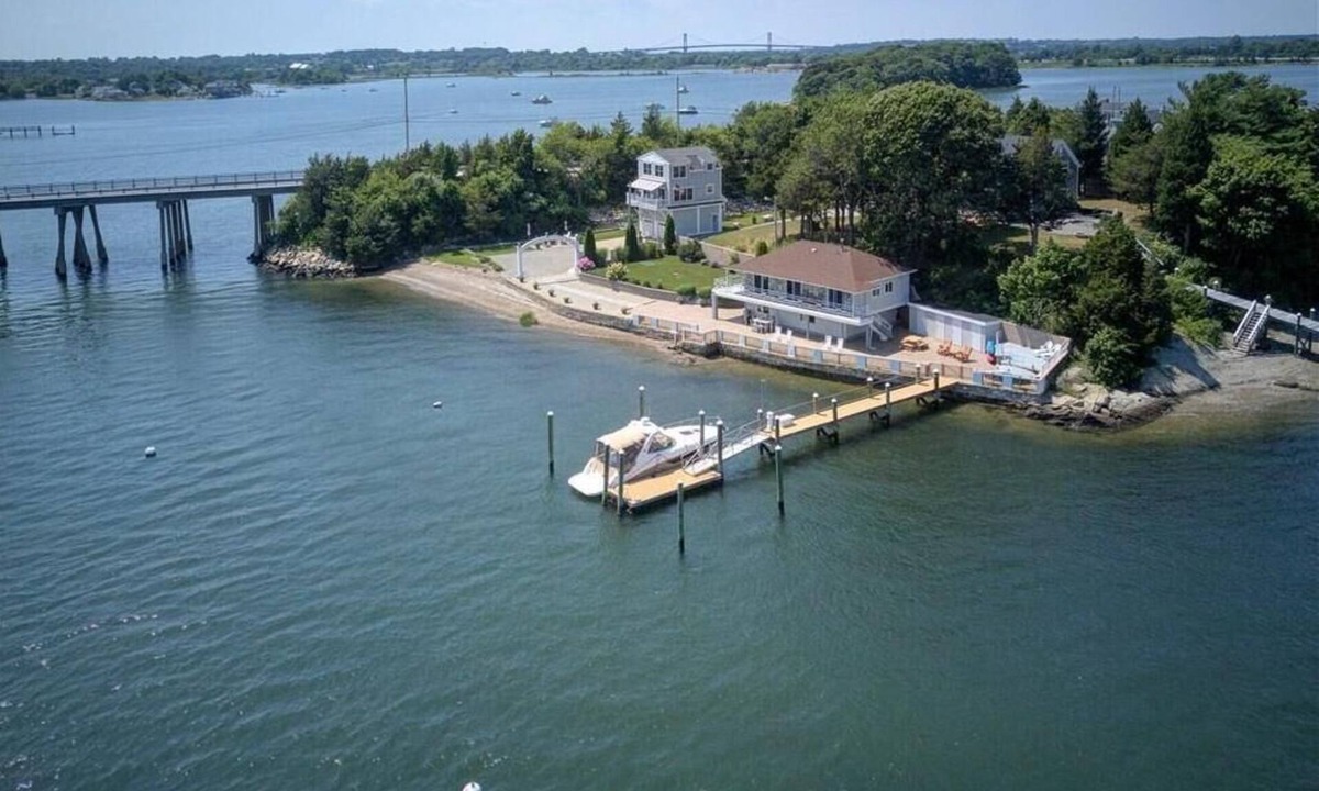 Portsmouth House | Private Coastal Waterfront Summer Resort Home