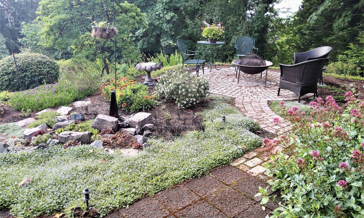 Portland Apartment | Private, comfortable, Hillsdale Apartment