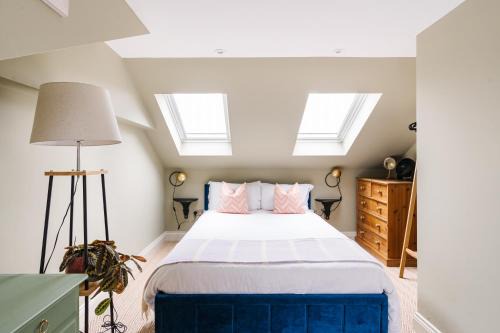 Stroud Green House | Private Comfortable Loft Apt in Superb Period Home