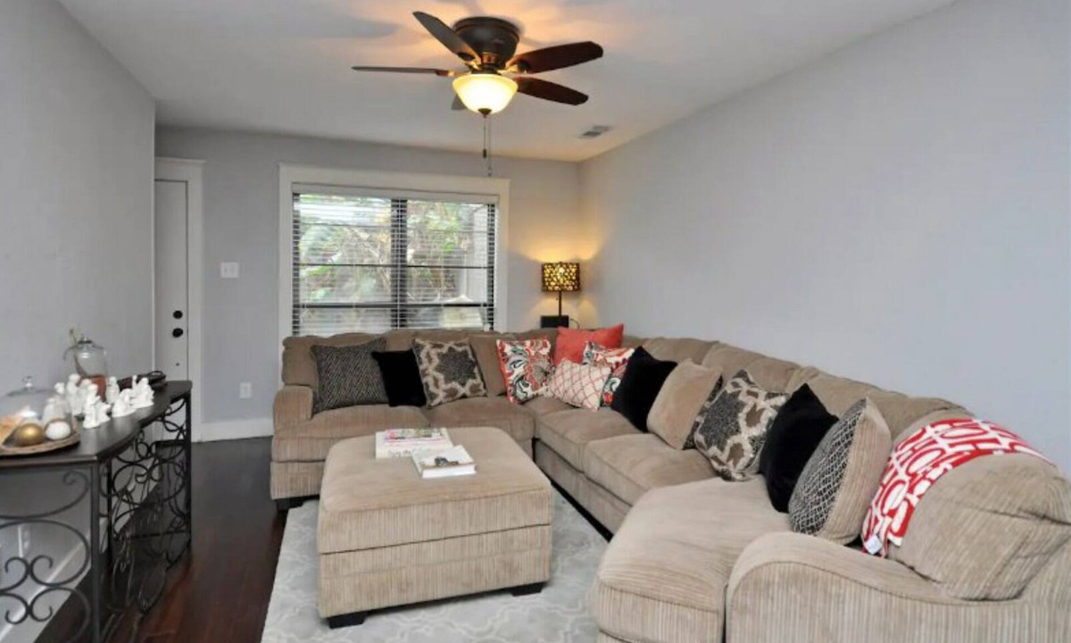 Spring Branch Central Condo | PRIVATE CONDO IN SPRING BRANCH