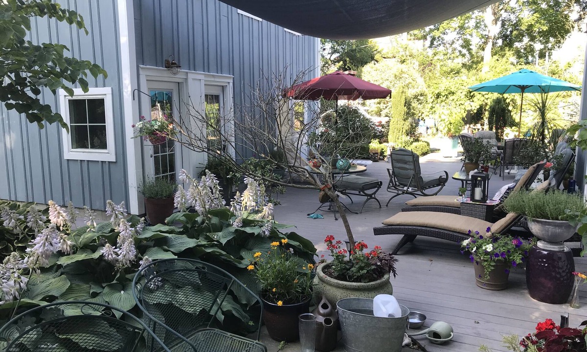 Bellevue Avenue Historic District House | PRIVATE COTTAGE walking distance to TENNIS HALL FAME,PIER,BEACHES,CLIFFWALK,FORT