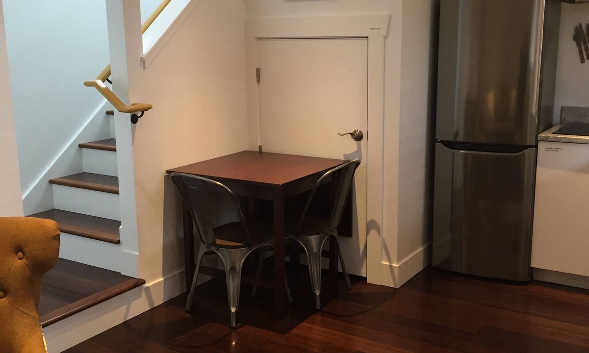 Fairmount Park Cottage | Private cottage with beautiful view, dedicated parking