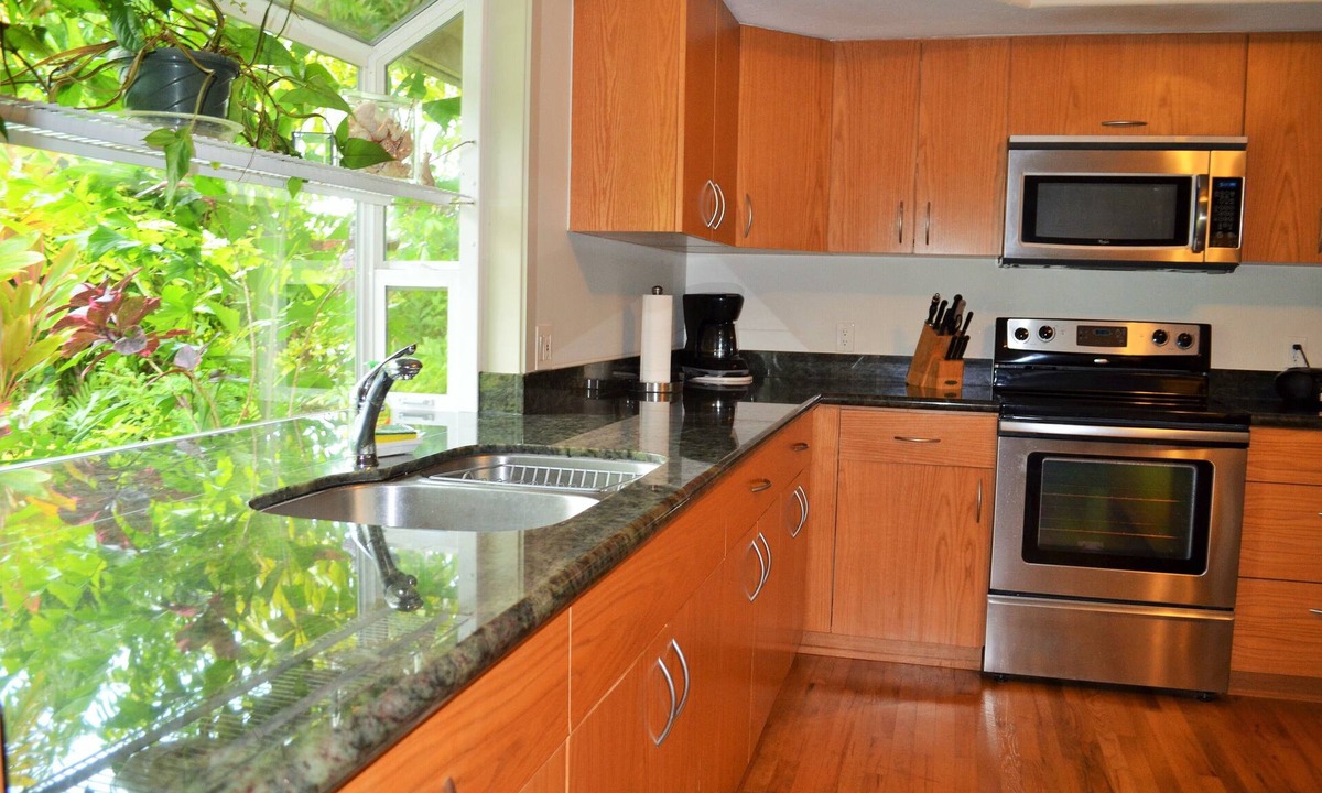 Kahalu u Cottage | Private Country Cottage