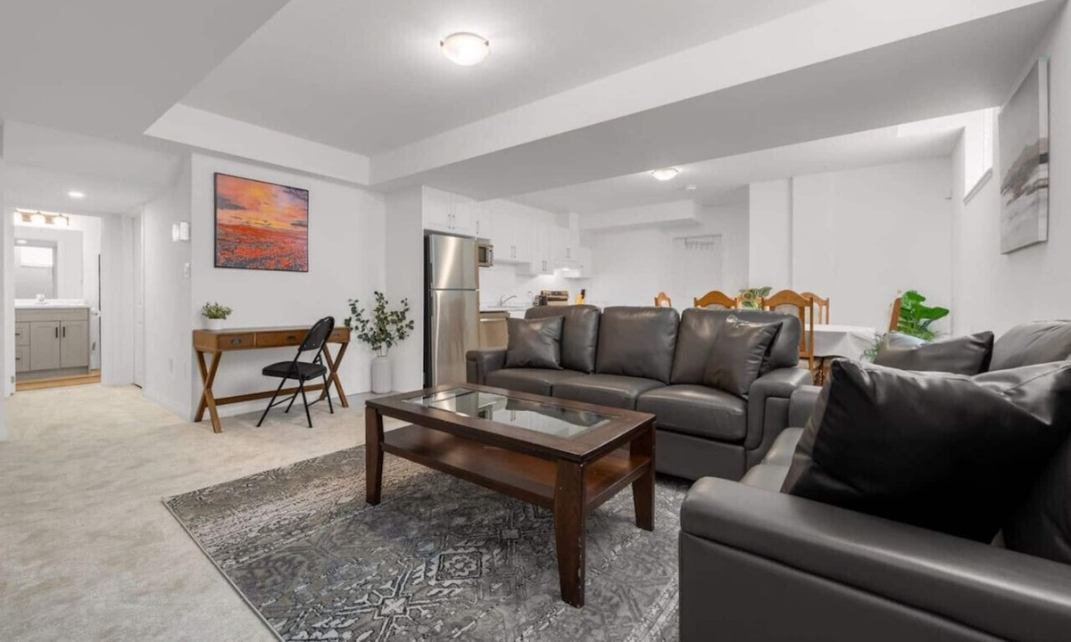 Thorold House | Private & Cozy 2BR Retreat Near Niagara Falls