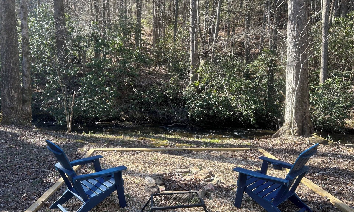 Cherry Log Cabin | Private Creek Cabin w/Firepit + Direct Access