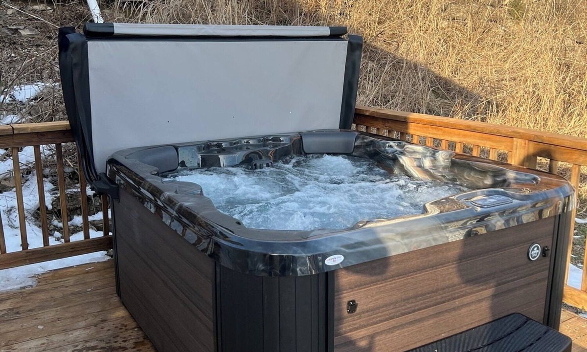 Grafton Cottage | Private deck with hot tub and fire pit.