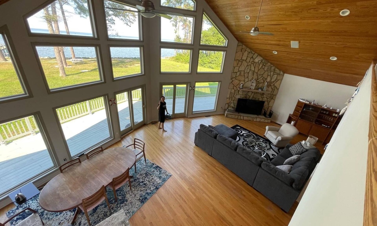 Edwardsville House | Private Dock and 200ft Shoreline w Panorama View