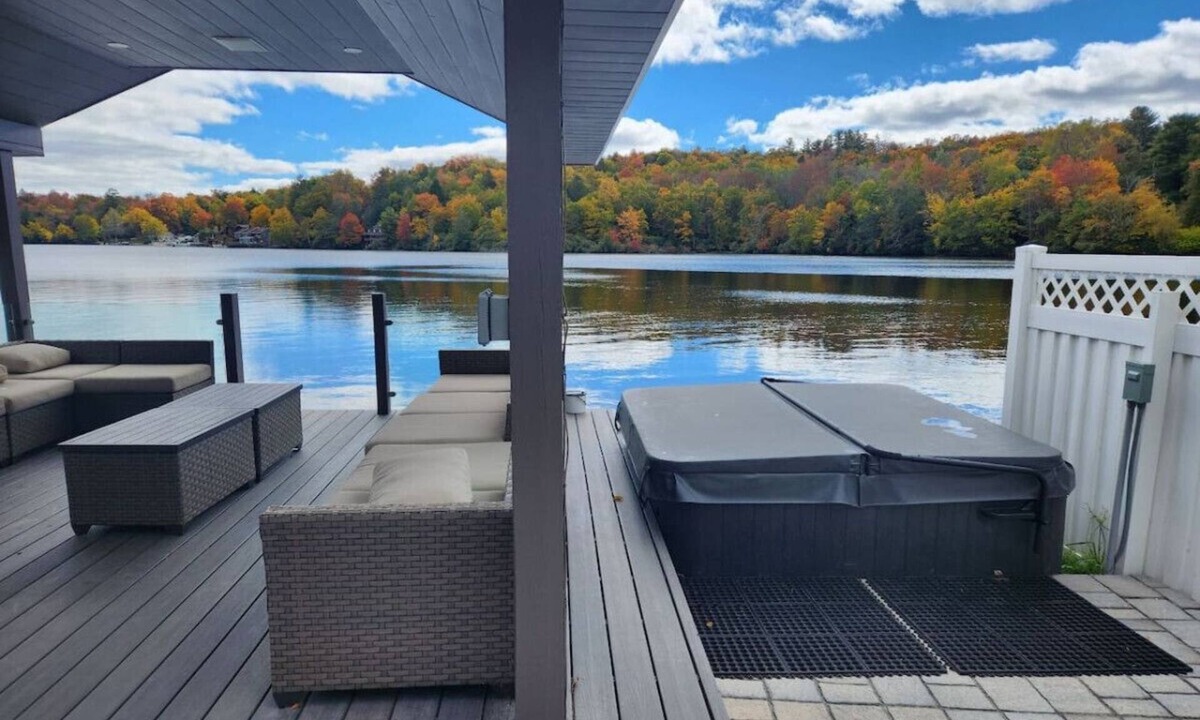 Kauneonga Lake House | Private Dock/Indoor Pool/Sauna/Hot Tub - Sleeps 14