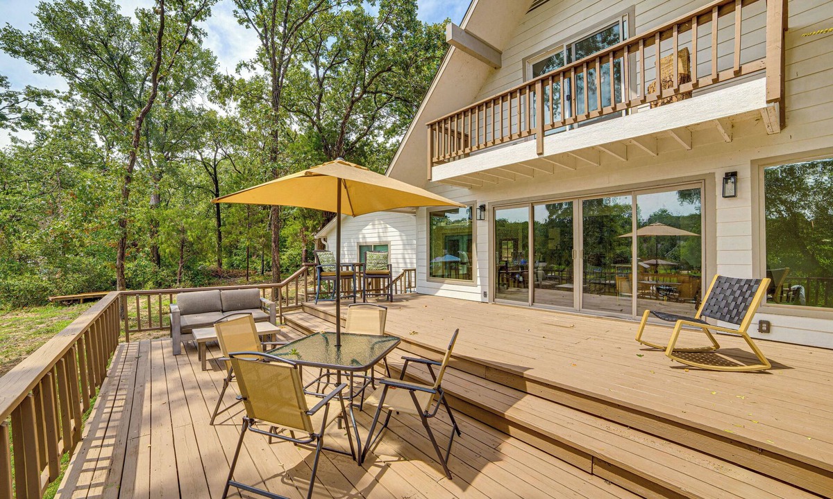 Eustace Cottage | Private Dock: Waterfront Cedar Creek Lake Home