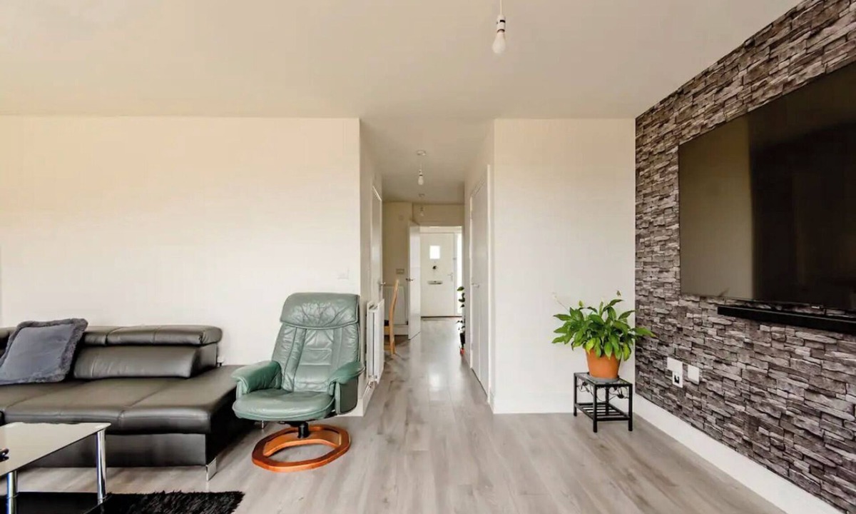 Edwinstowe House | Private Double Bed Room With En-suite Bathroom