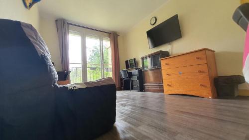 Cachan Apartment | Private double bedroom near Paris, Cachan