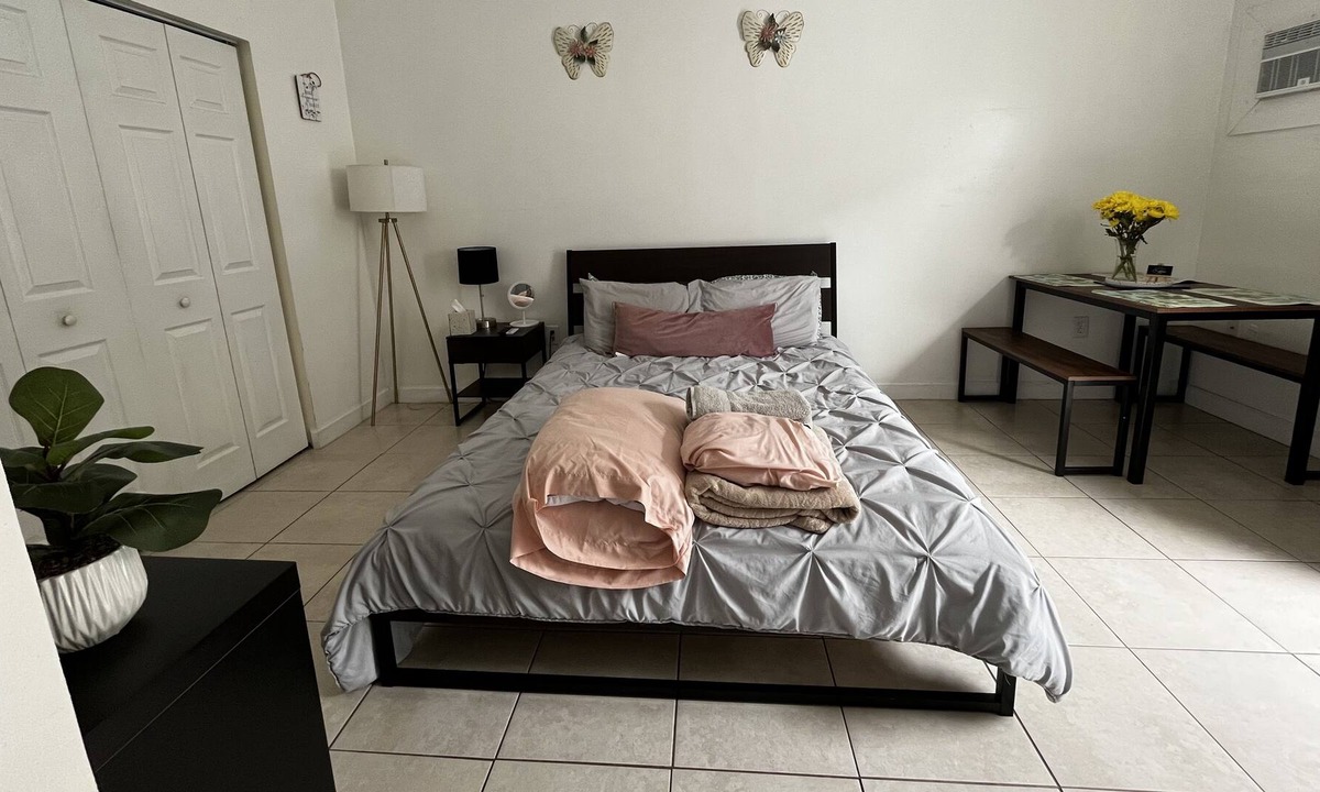 Homestead House | Private Entrance, Pet Friendly