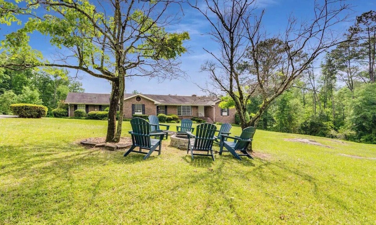 Conyers House | Private Estate 7 acre Near Atlanta Sleeps 16