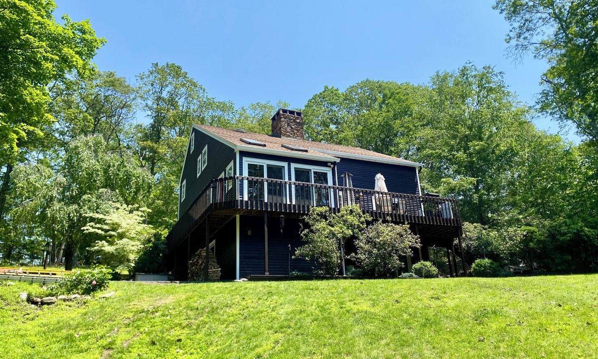 Danbury House | Private Estate - Serenity, Luxury Features & Space