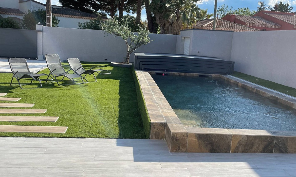 Le Grau-dʼAgde Villa | Private estate with 2 villas, 2 pools & jacuzzi – ideal for large groups