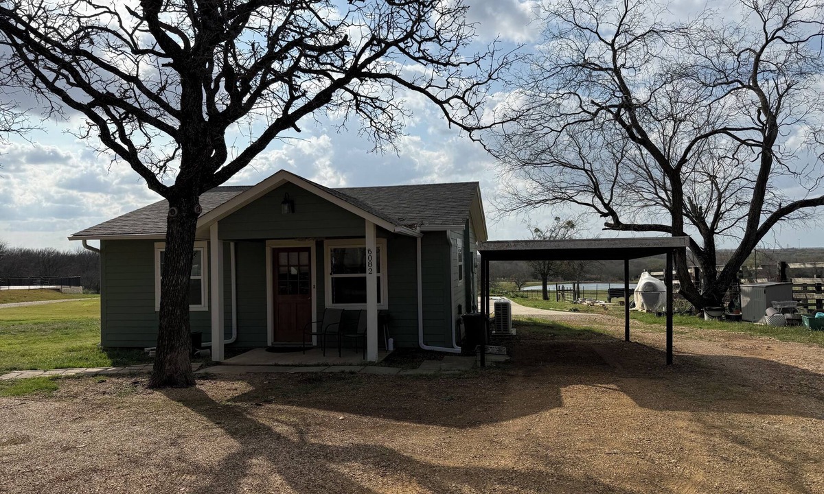 Fort Worth Cottage | Private Furnished Guest House
