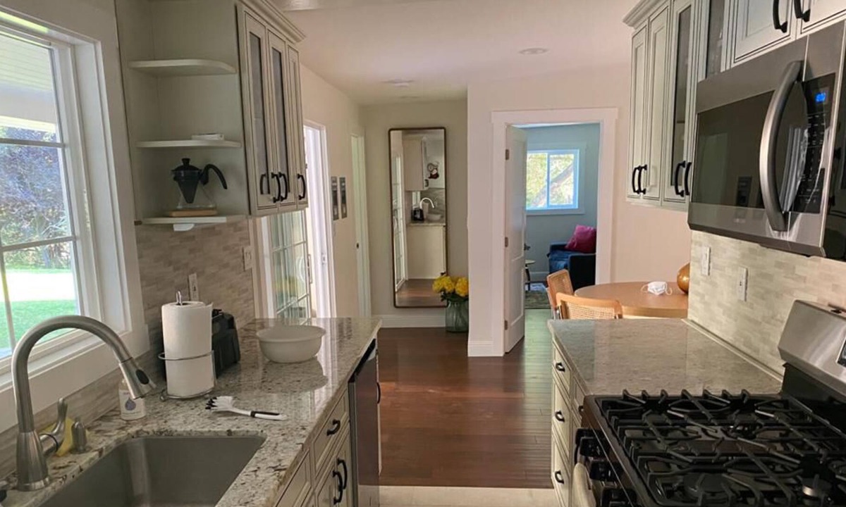 Los Gatos Cottage | Private Garden Cottage