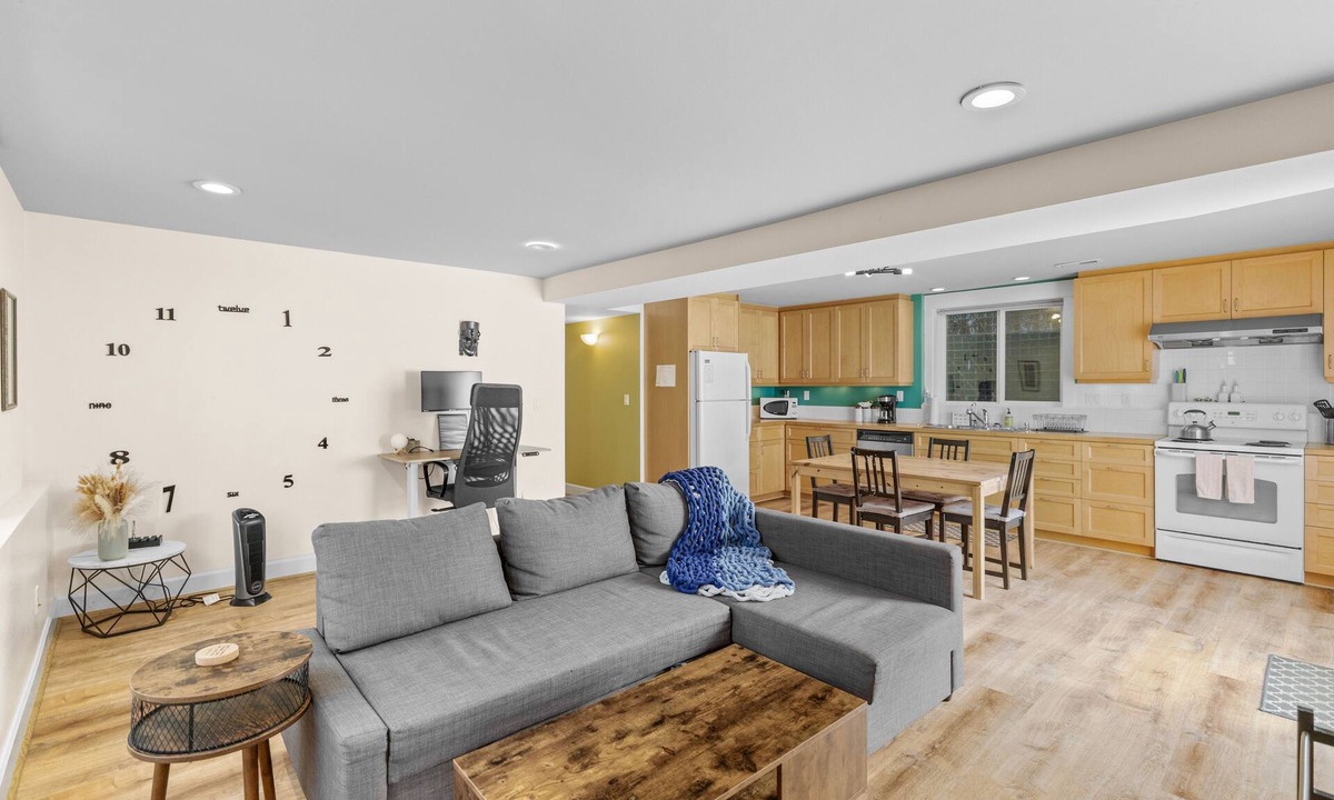 Green Lake House | Private Garden Retreat w/Patio & Entry