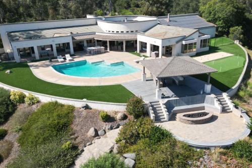 Lake Hodges House | Private Gated 6BR Luxury Estate, Gym, Lake View